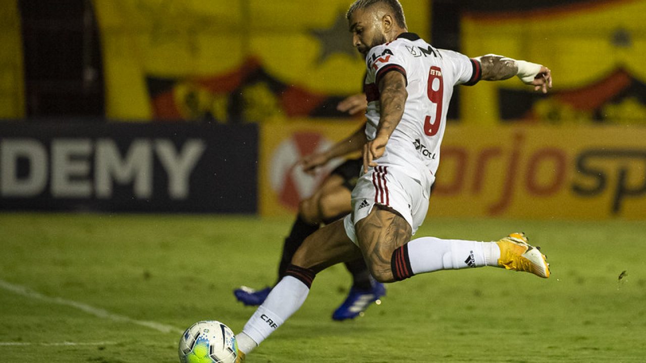 TNT Sports Brasil - Gabigol marcou seu 21º gol de pênalti pelo Flamengo! 🥅  22 pênaltis cobrados ⚽ 21 pênaltis convertidos (!!!!) 📊 95% de conversão É  o melhor da América no quesito? Diz aí! Crédito: @SofaScoreBR