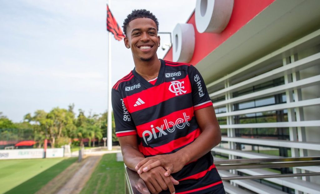 Carlinhos, atacante do Flamengo