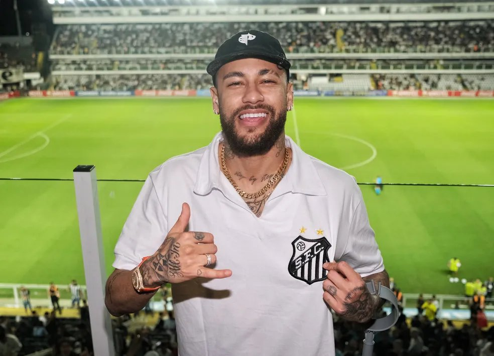 Neymar envia recado à torcida do Santos em meio a polêmicas