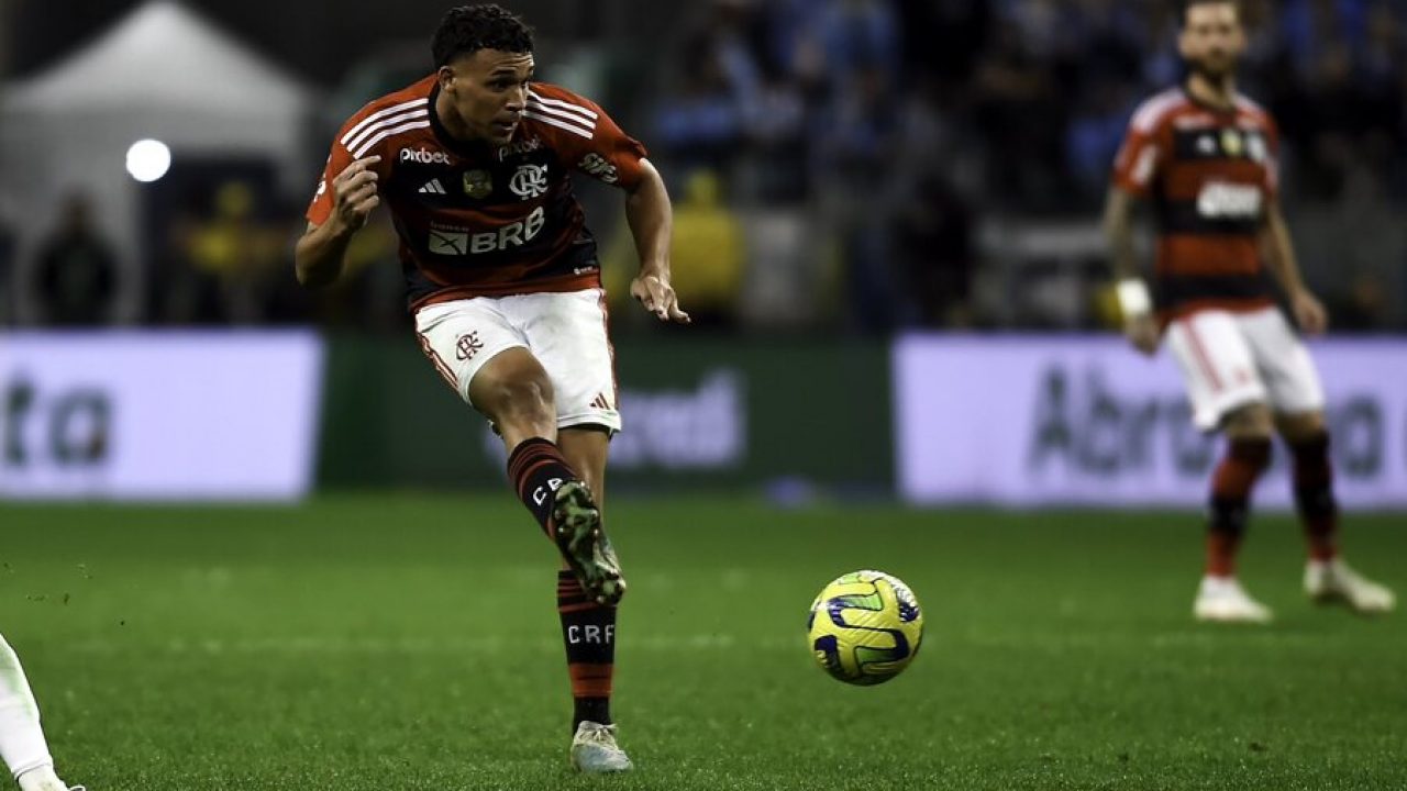 Nos pênaltis, Flamengo é superado pelo Grêmio na final do